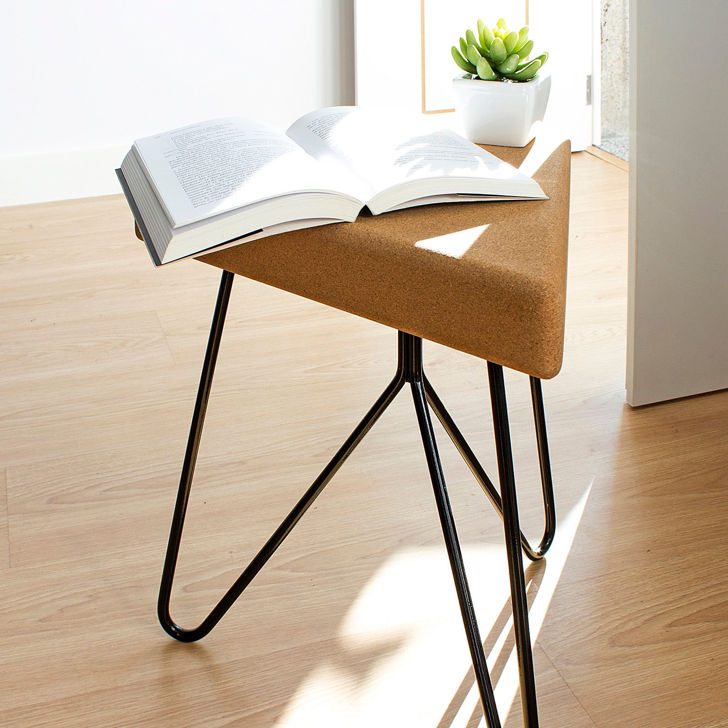 Três stool/table - light cork