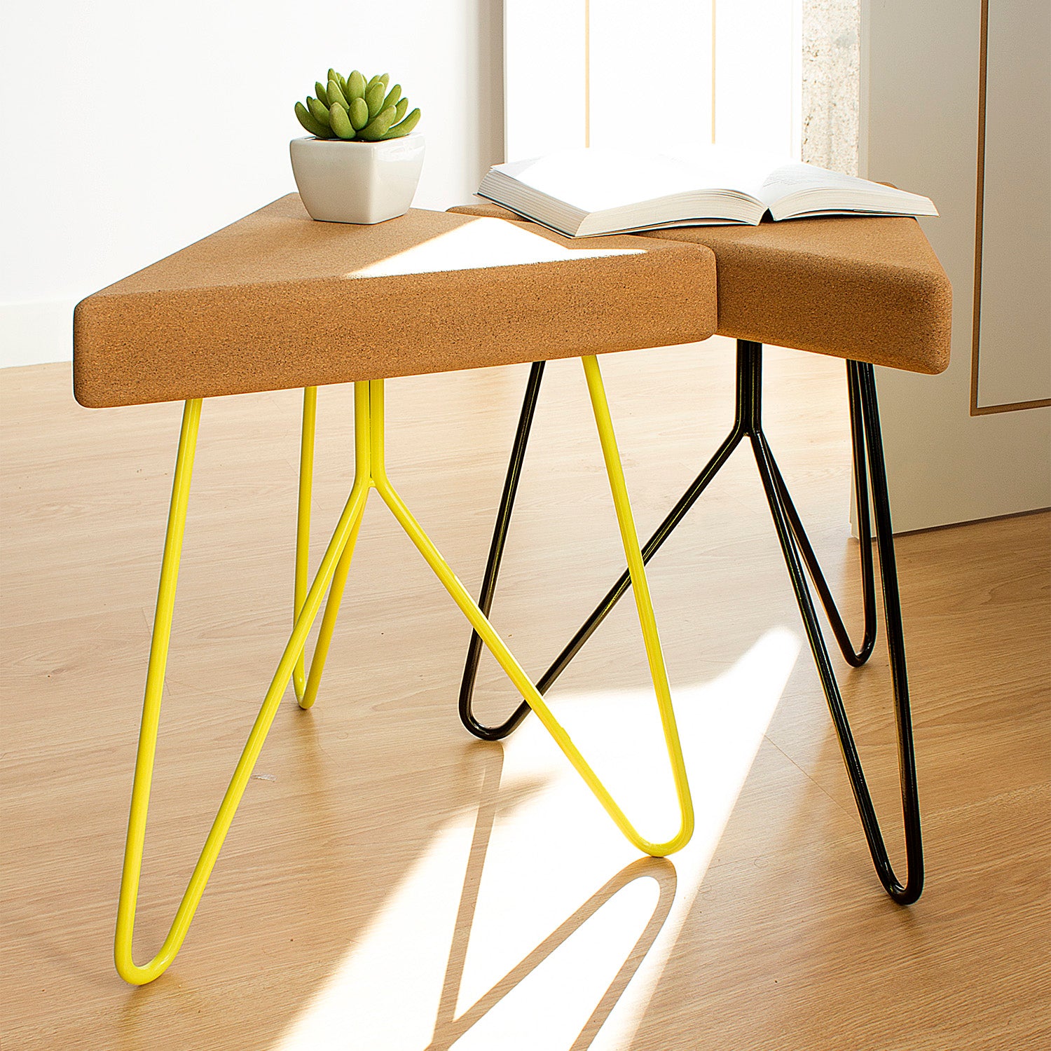 Três stool/table - light cork