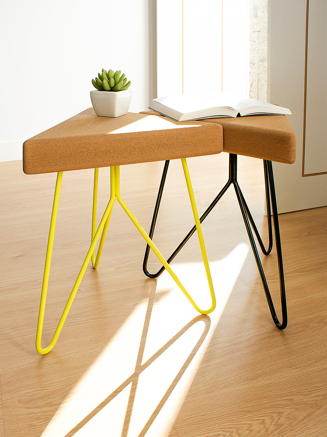 Três stool/table - light cork