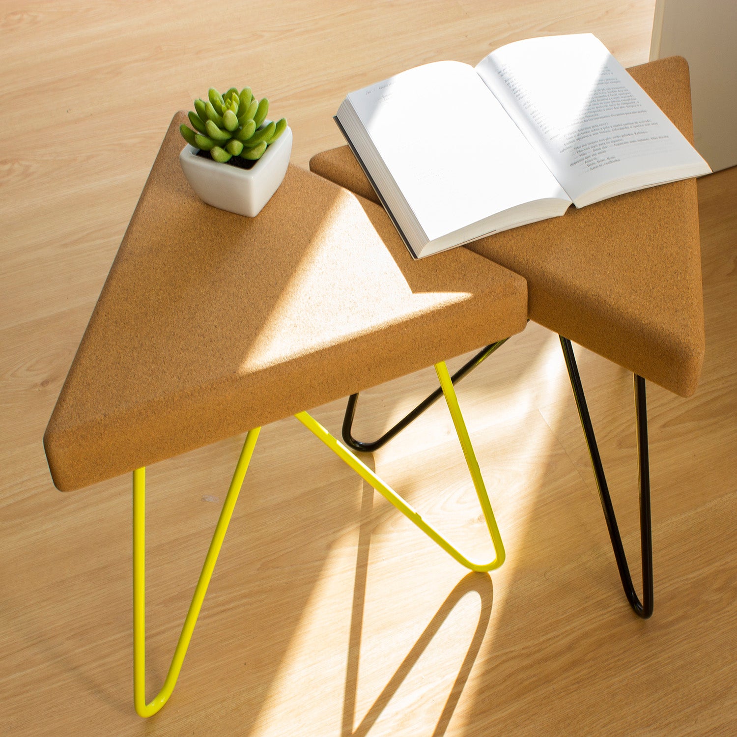 Três stool/table - light cork